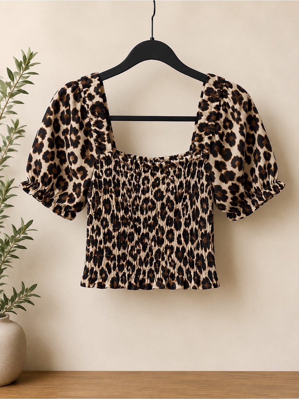 Monteau Leopard Print Puff Sleeve Smocked Top - Crop - Size L - GUC